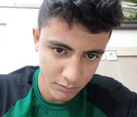 Armin, 18, Borazjan