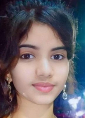 Puja, 20, India, Hāthras