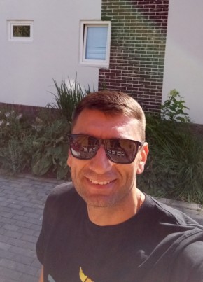 Роман из Челябинска 41 год