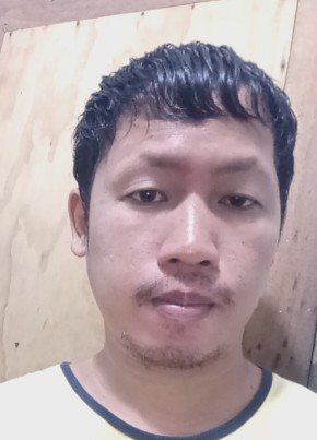 Mark magwaling, 29, Philippines, Davao