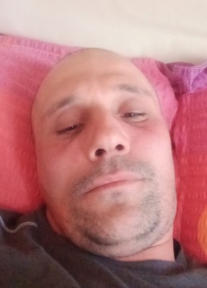Unknown из Sectorul 3 34 года