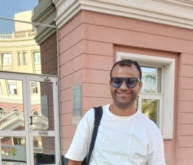 Eslam, 35, Cairo