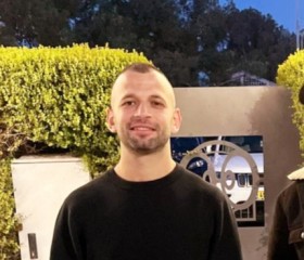 נחום, 31, Qiryat Bialik