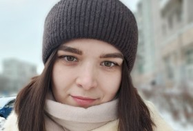 Kira, 36 - Just Me