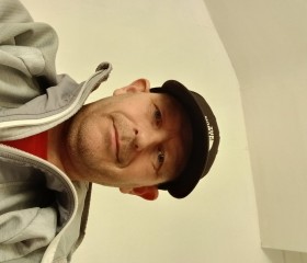Darren, 50, Southport
