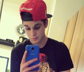 Chrisi, 20, Linz