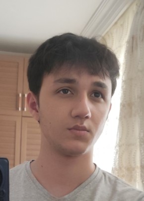 Emre из İstanbul 19 лет