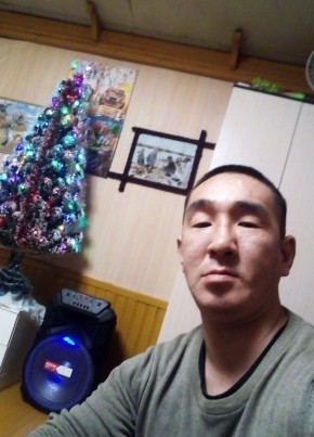Иван, 33, Россия, Сунтар