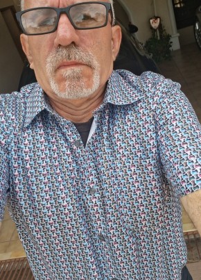 Mario J Carmine из Ponce 60 лет