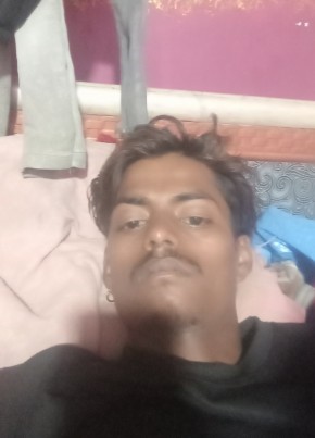 Mangal Chauhan, 20, India, Delhi