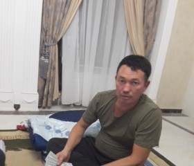 Feng Feng, 34, Peqin
