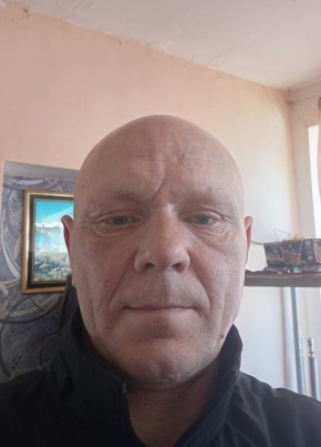 Юрий из Славянки 45 лет