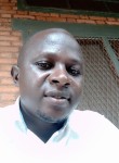 aubin momokama, 33  , Bangui