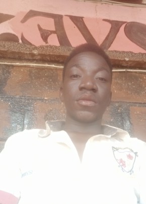 Kombeogo, 28, Burkina Faso, Ouagadougou