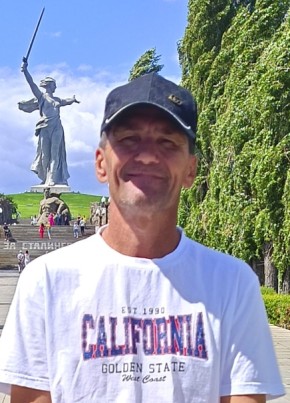 Роман из Севастополи 47 лет