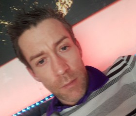 Derek, 22, Barrie