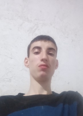 Булат Булат из Хасавюрта 19 лет