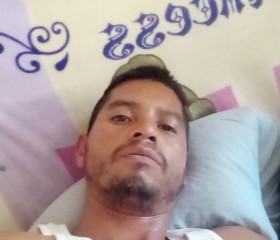Esteban, 34, Tijuana