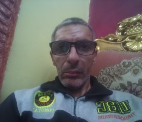 صالح, 45, Cairo