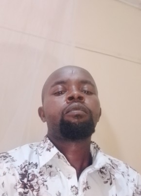 Mutua Kilonzo из Arusha 32 года