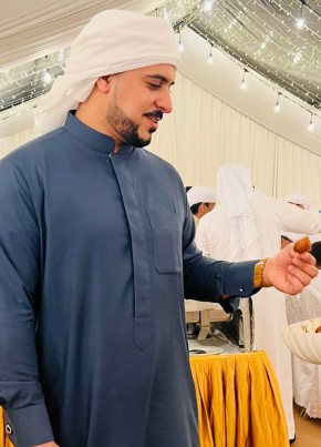 Husain Alabbas из سِتْرَة 33 года