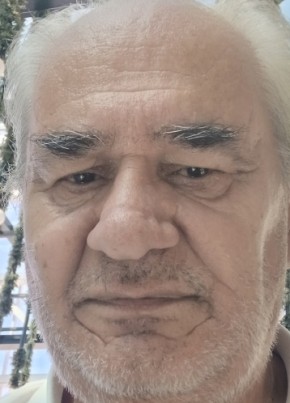 Zizi из Скопје 64 года