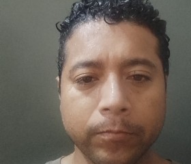 José David, 36, Guayaquil