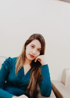 Elisa, 22, India, New Delhi