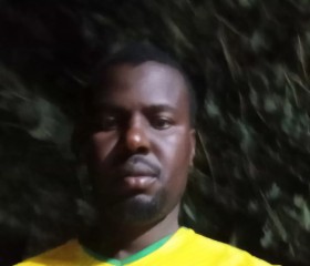 Edward, 36, Dar es Salaam
