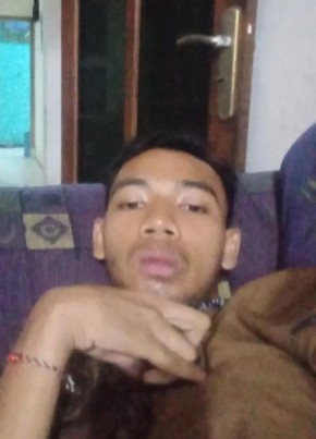 F из Kabupaten Malang 53 года