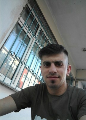 Mazlum Oskan , 25, Türkiye Cumhuriyeti, Başakşehir