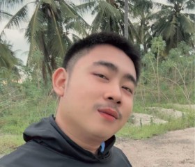 Te Worawit, 24, Ban Talat Bueng