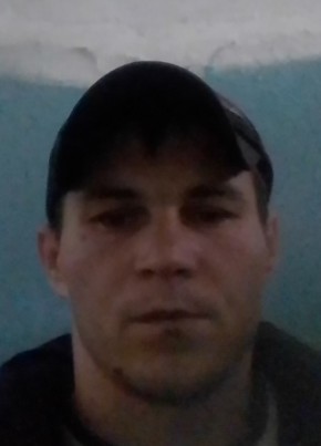 Иван, 35, Россия, Тюкалинск