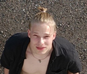 Alex, 18, Arhus