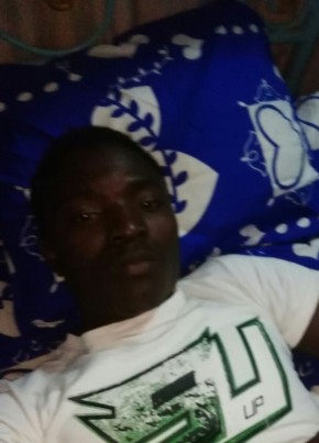 Emmanuel, 26, Burkina Faso, Ouagadougou