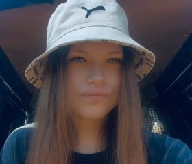 Olya, 21, Saint Petersburg