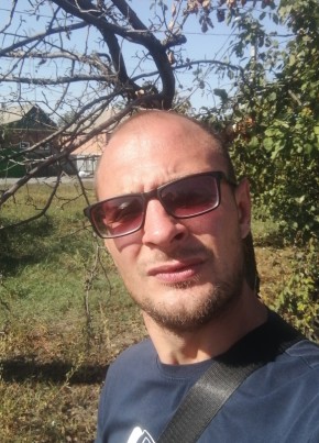 Иван, 32, Россия, Новошахтинск