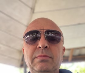 İbrahim, 55, Baku