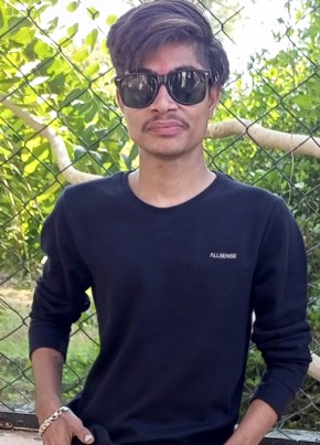 Raviraj barot, 23, India, Surendranagar
