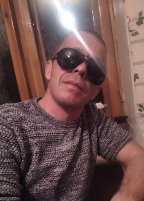 Максим из Воронежа 47 лет