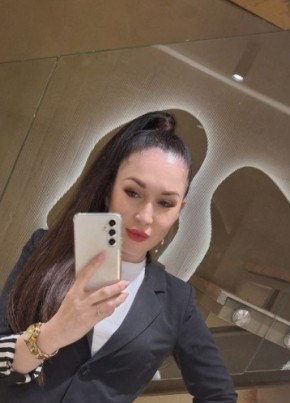 Lola, 42, Russia, Lipetsk