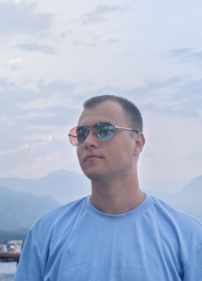 Илья из Новосибирска 26 лет