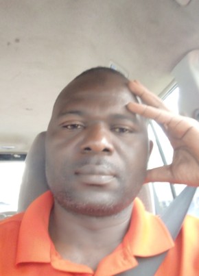 Hassan, 46, Republic of Cameroon, Douala