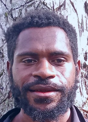 Hensten Ruben, 22, Papua New Guinea, Bulolo