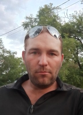 Максим из Кисляковскаи 30 лет