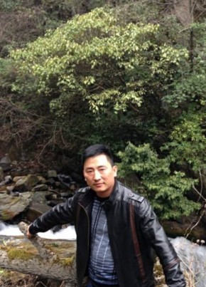 胡鑫林, 44, 中华人民共和国, 襄樊市