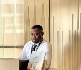Micro, 32, Sharjah