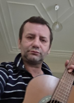 Kenan Tombuloğlu из 's-Gravenhage 45 лет