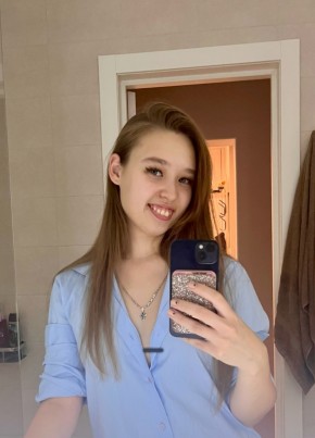 Анна из Москвы 22 года