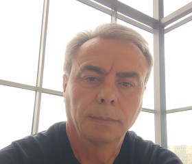 Yuriy, 57, Moscow